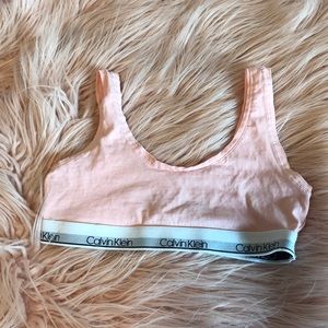 CALVIN KLEIN 🌸🌸